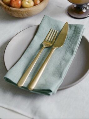 Crate Barrel Linen Dinner Napkins Set Of 4 Helena Blue Mist